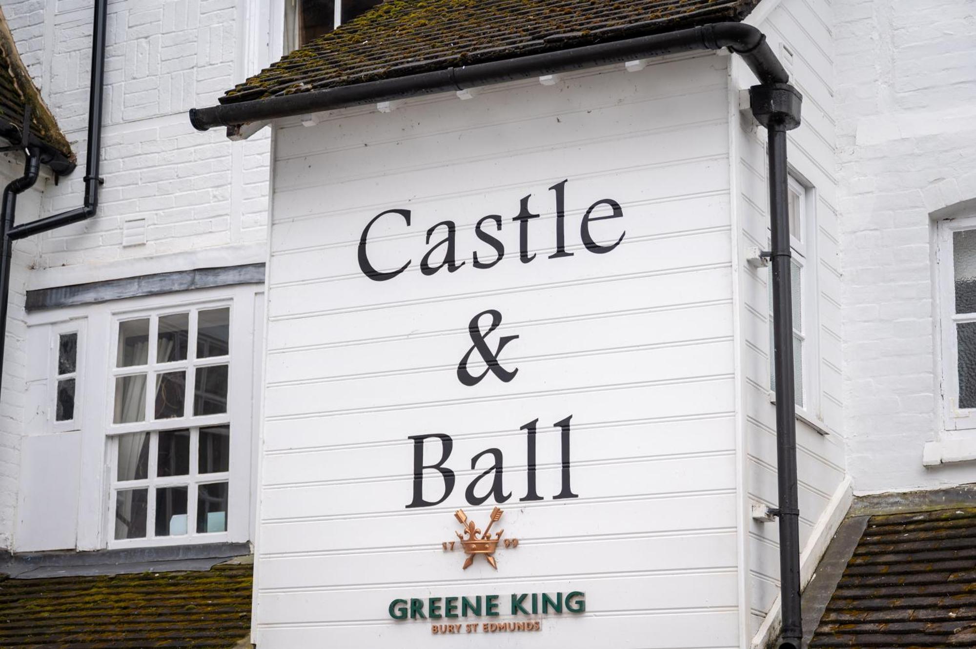 Castle And Ball By Greene King Inns Marlborough Exterior foto