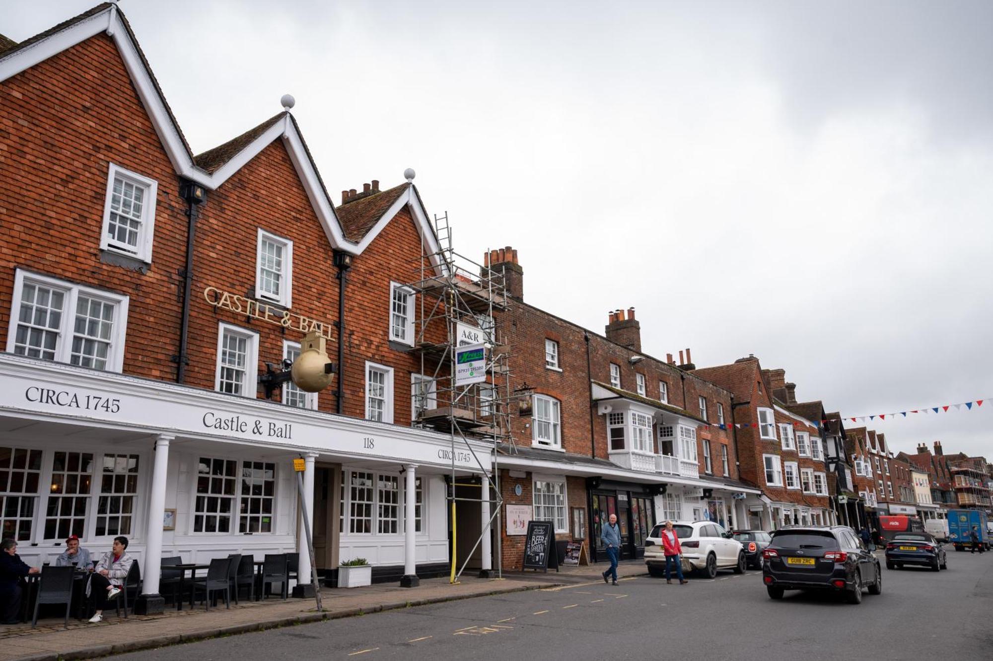 Castle And Ball By Greene King Inns Marlborough Exterior foto